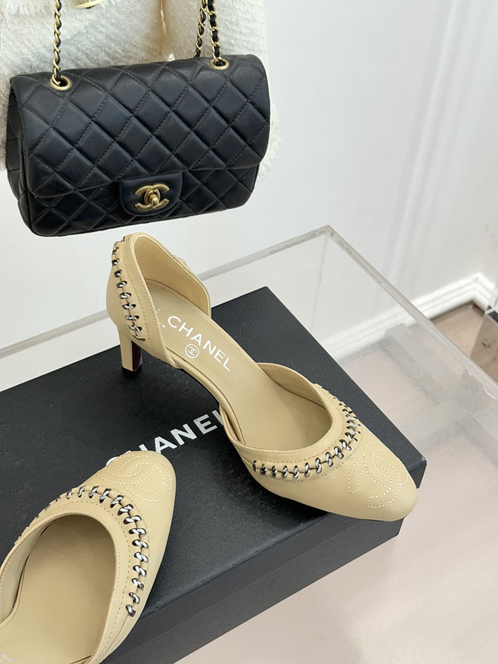 最高級シャネルスーパーコピー CHANEL サイドオープン チェーントリム パンプス ココマーク ベージュ 2630884 シャネル シューズ 新作 - 画像 (8)