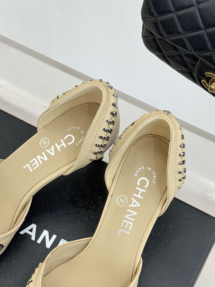 最高級シャネルスーパーコピー CHANEL サイドオープン チェーントリム パンプス ココマーク ベージュ 2630884 シャネル シューズ 新作 - 画像 (5)