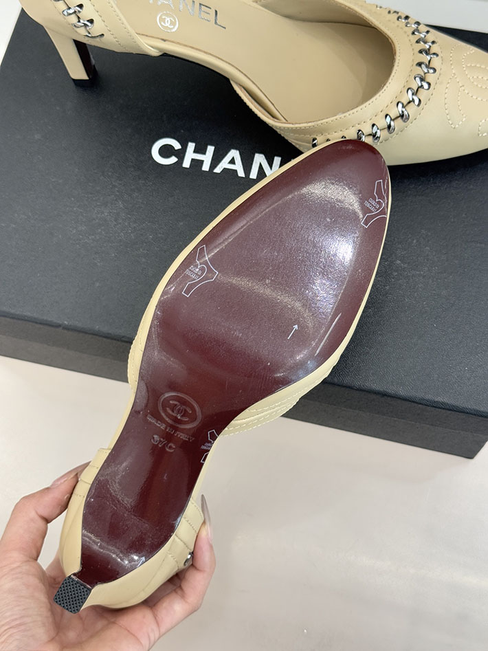 最高級シャネルスーパーコピー CHANEL サイドオープン チェーントリム パンプス ココマーク ベージュ 2630884 シャネル シューズ 新作 - 画像 (4)