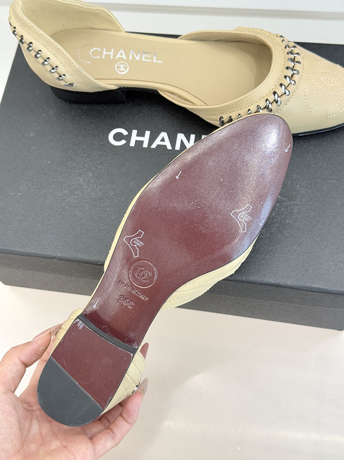 最高級シャネルスーパーコピー CHANEL サイドオープン チェーントリム パンプス ココマーク ベージュ 2630887 シャネル パンプス バイ カラー - 画像 (3)