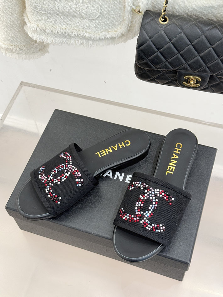 シャネル サンダル 新作