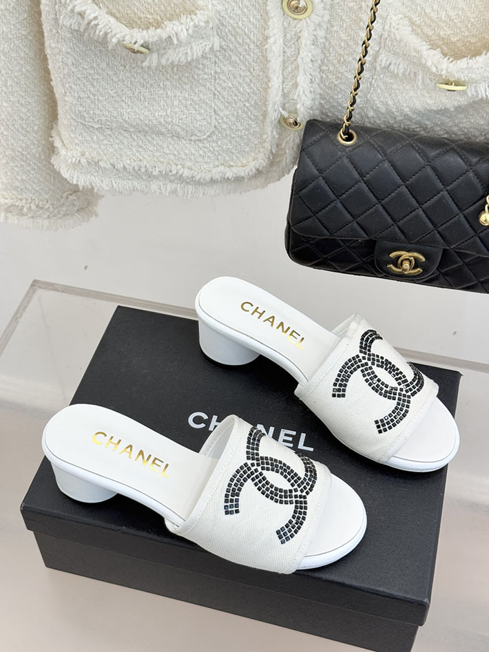 シャネル サンダル 公式