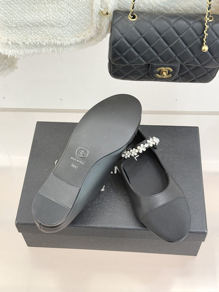 最高級シャネルスーパーコピー CHANEL メリージェーン フラットシューズ パンプス レザー 新作シューズ ブラック 2630901 シャネル パンプス 黒 - 画像 (2)