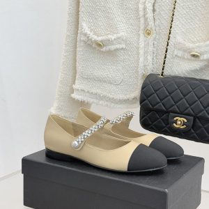 シャネル パンプス ベージュ