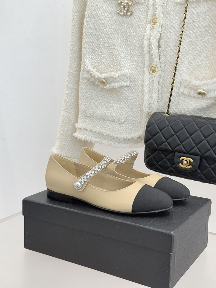 シャネル パンプス ベージュ