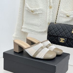 シャネル風サンダル