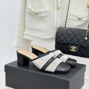 シャネル新作サンダル