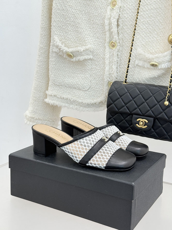 シャネル新作サンダル
