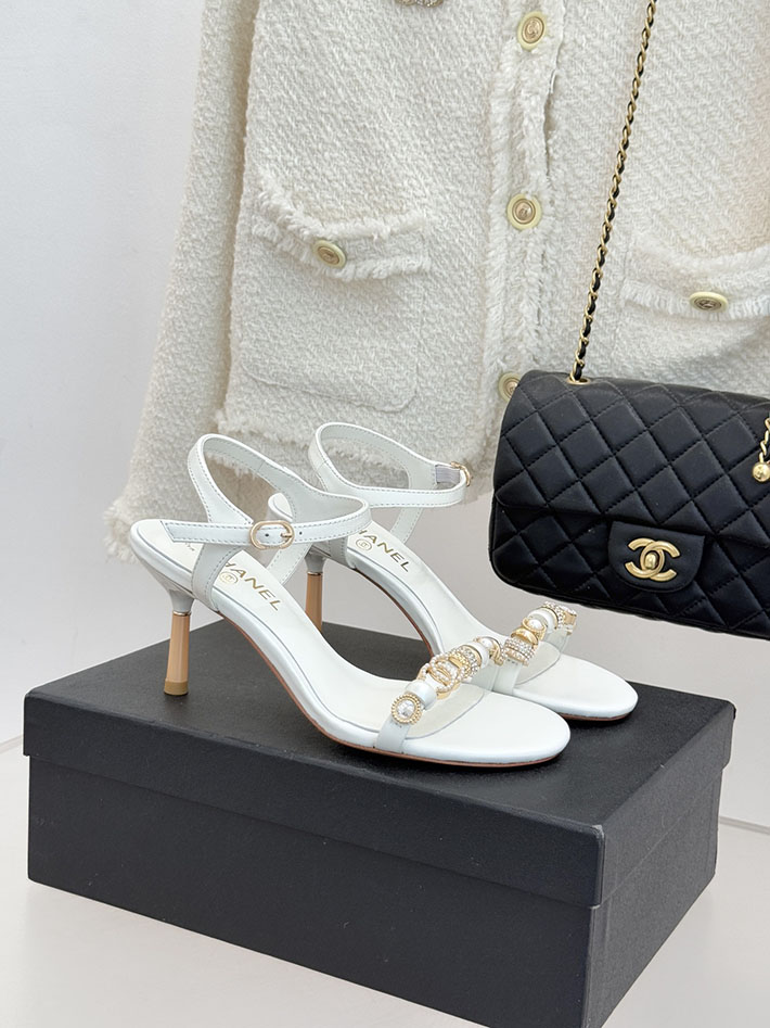 シャネル サンダル 公式