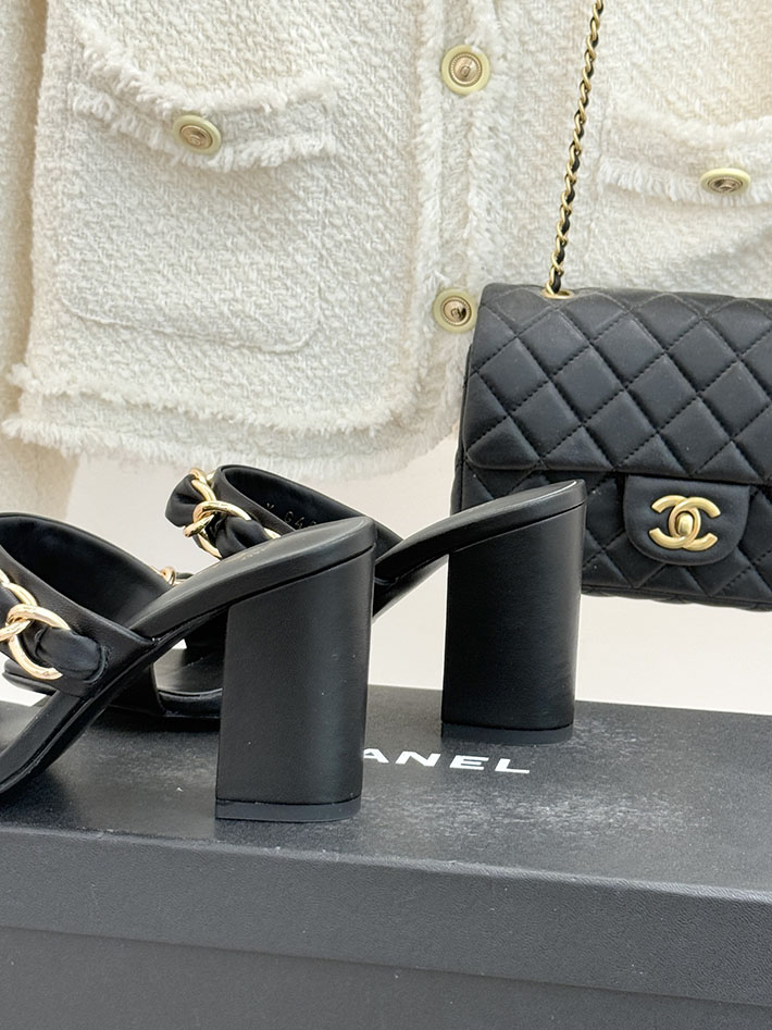 最高級シャネルスーパーコピー CHANEL ミュール 大人気 レザー サンダル レザーチェーン 2026新作 ブラック 2630930 シャネルサンダルレディース - 画像 (5)
