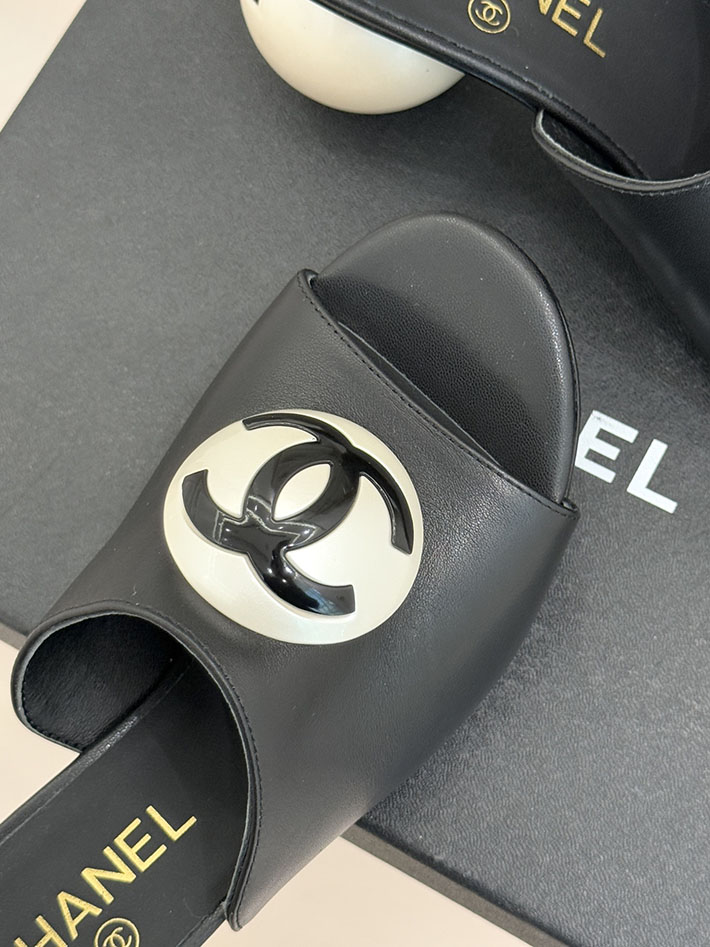 最高級シャネルスーパーコピー CHANEL パールヒールブーツ 2026新作 球体パールヒール パンプス ブラック 2630933 シャネルビーチサンダル - 画像 (4)