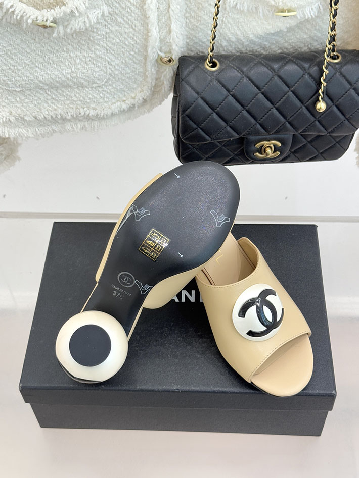 最高級シャネルスーパーコピー CHANEL パールヒールブーツ 2026新作 球体パールヒール パンプス ベージュ 2630934 シャネル風サンダル - 画像 (2)