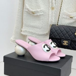 シャネル新作サンダル