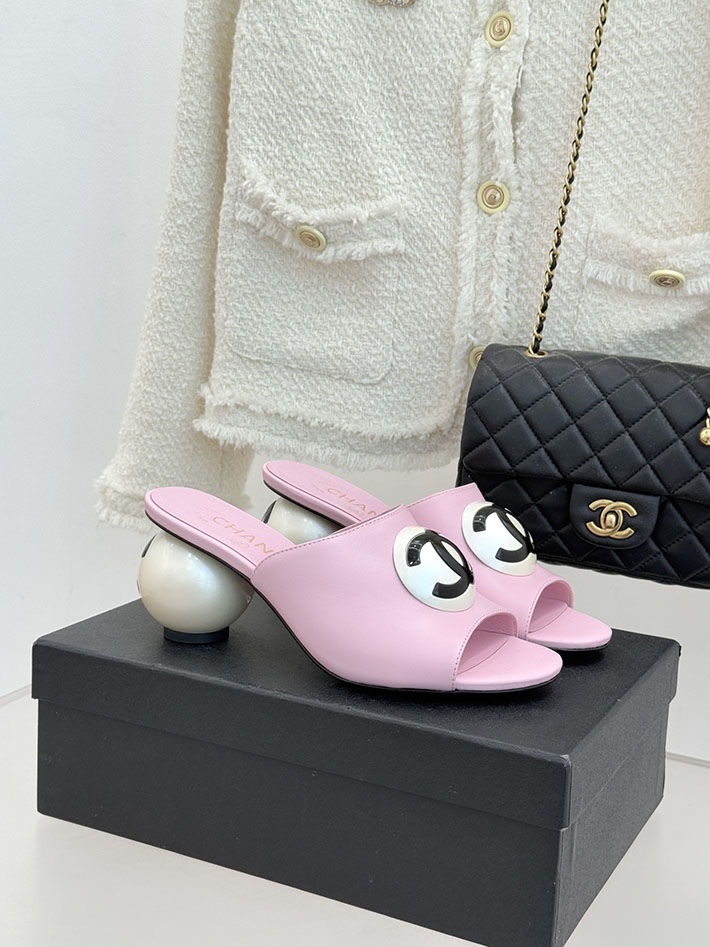 シャネル新作サンダル