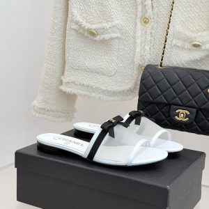 シャネル サンダル 公式