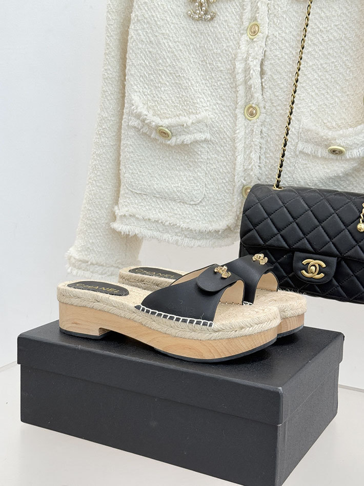 シャネル サンダル 公式