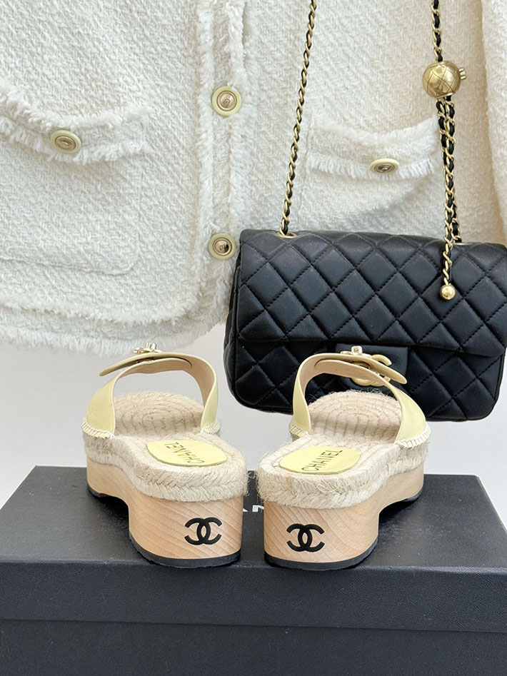 最高級シャネルスーパーコピー CHANEL サンダル ココマーク ウッドソール レザー キャンバス イエロー 2630947 シャネル サンダル 新作 - 画像 (5)