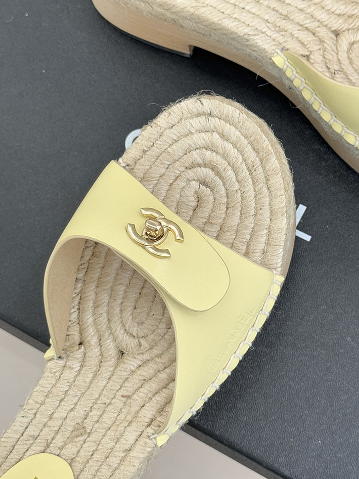 最高級シャネルスーパーコピー CHANEL サンダル ココマーク ウッドソール レザー キャンバス イエロー 2630947 シャネル サンダル 新作 - 画像 (4)