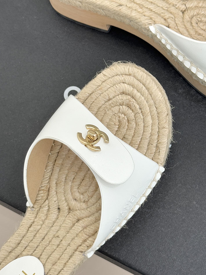 最高級シャネルスーパーコピー CHANEL サンダル ココマーク ウッドソール レザー キャンバス ホワイト 2630948 シャネル サンダル 定価 - 画像 (4)