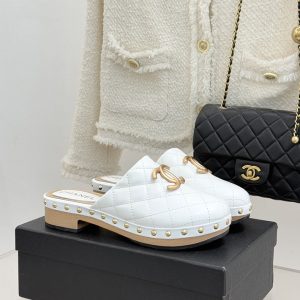 シャネル サンダル 白