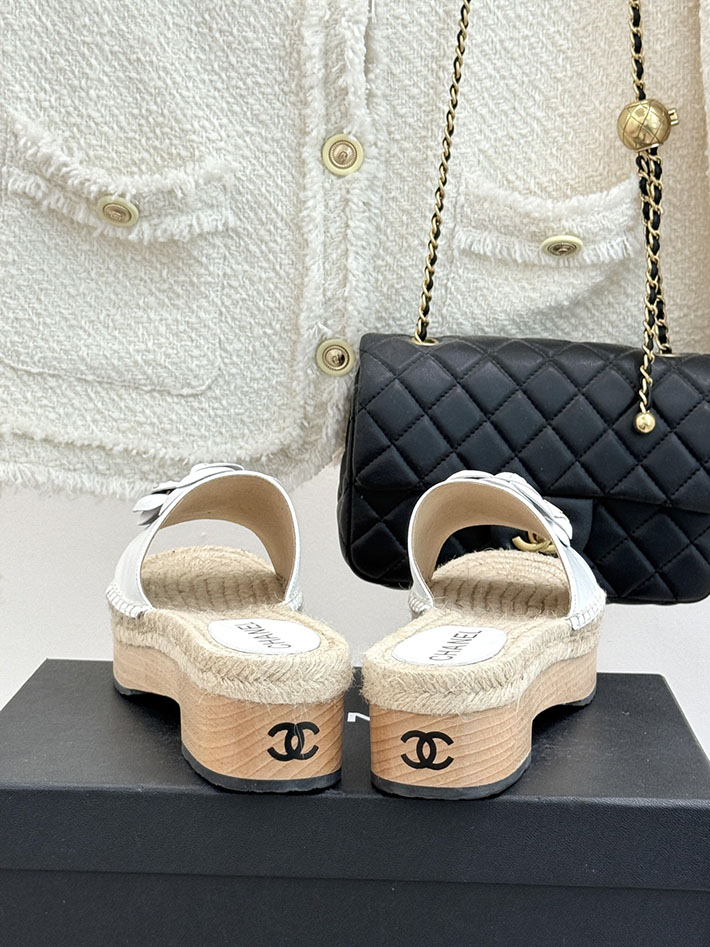 最高級シャネルスーパーコピー CHANEL マトラッセ ジュート サボサンダル ミュール サンダル ホワイト 2630951 シャネル サンダル 白 - 画像 (5)