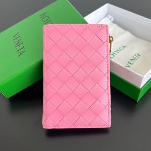 ボッテガ ヴェネタ 財布 芸能人