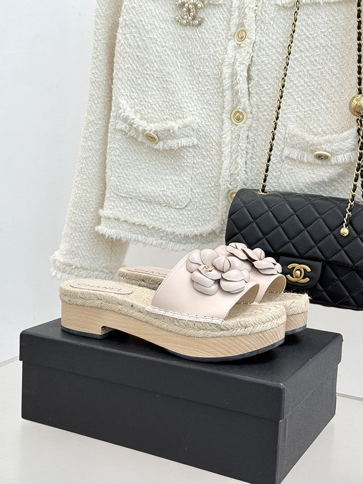 シャネル サンダル 新作