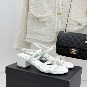 シャネル新作サンダル