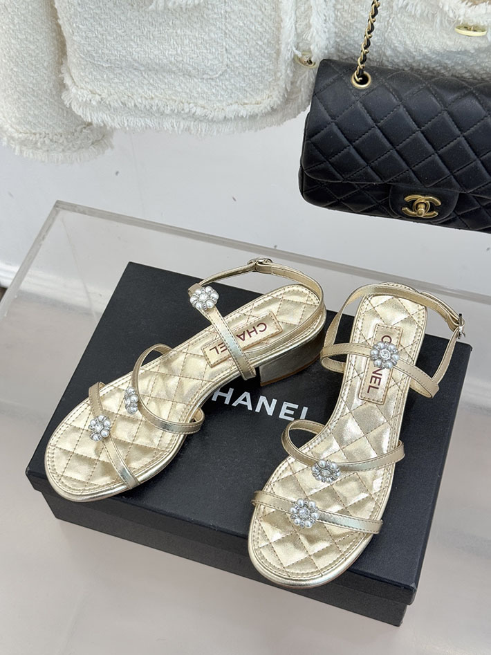 最高級シャネルスーパーコピー CHANEL ラグジュアリー サンダル ラミネート ラムスキン ゴールド 2630963 サンダル レディース おしゃれ - 画像 (9)