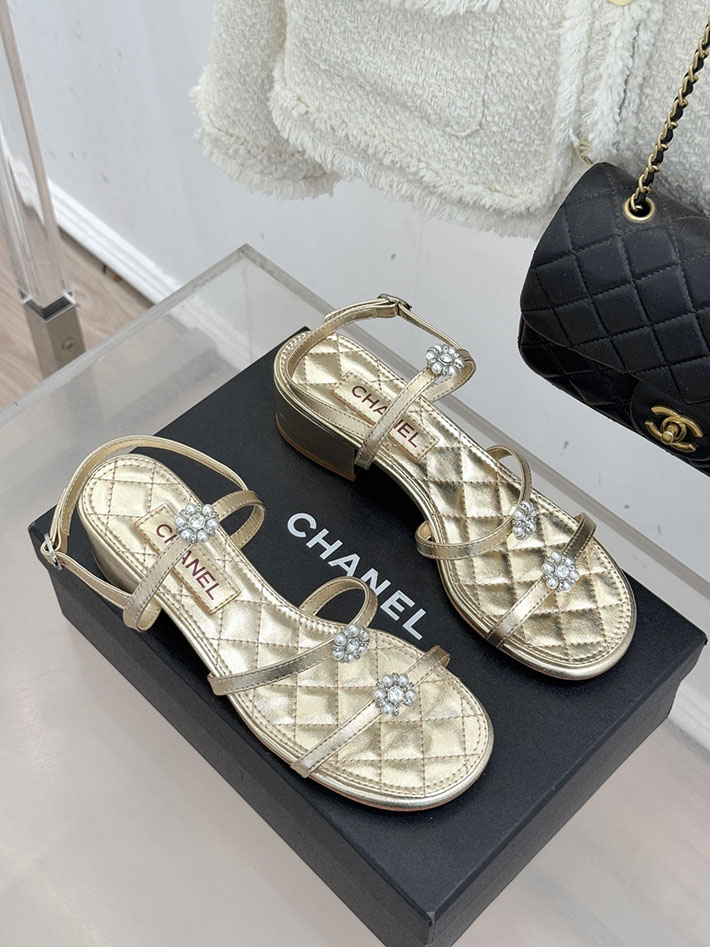 最高級シャネルスーパーコピー CHANEL ラグジュアリー サンダル ラミネート ラムスキン ゴールド 2630963 サンダル レディース おしゃれ - 画像 (8)