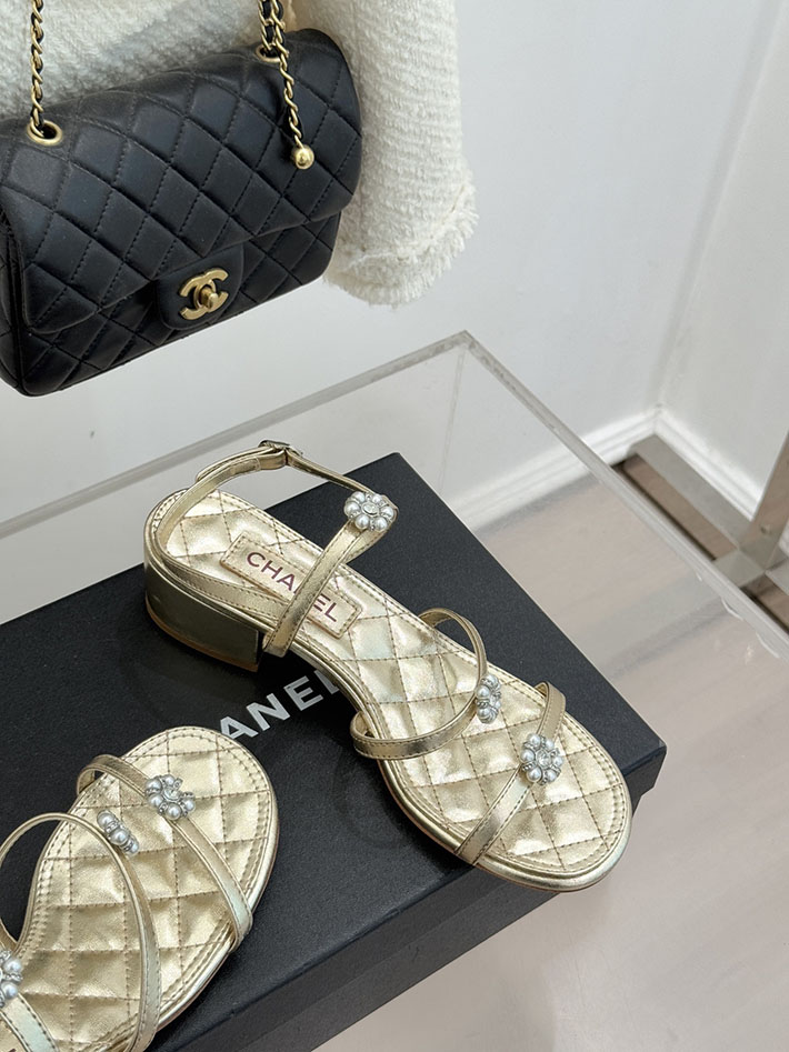 最高級シャネルスーパーコピー CHANEL ラグジュアリー サンダル ラミネート ラムスキン ゴールド 2630963 サンダル レディース おしゃれ - 画像 (6)