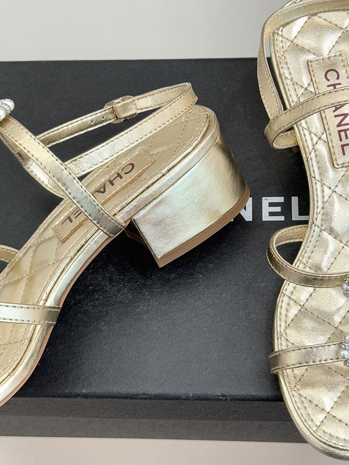最高級シャネルスーパーコピー CHANEL ラグジュアリー サンダル ラミネート ラムスキン ゴールド 2630963 サンダル レディース おしゃれ - 画像 (5)