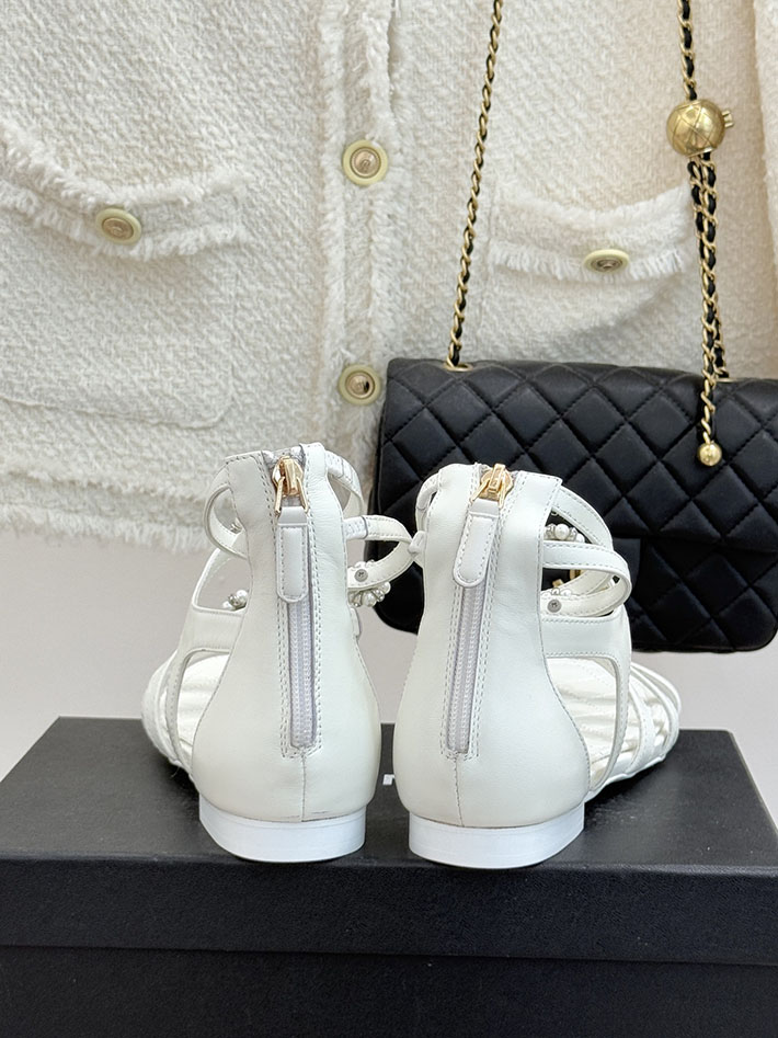 最高級シャネルスーパーコピー CHANEL グラディエーター サンダル ラミネート ラムスキン 新作 ホワイト 2630964 シャネル サンダル 白 - 画像 (5)
