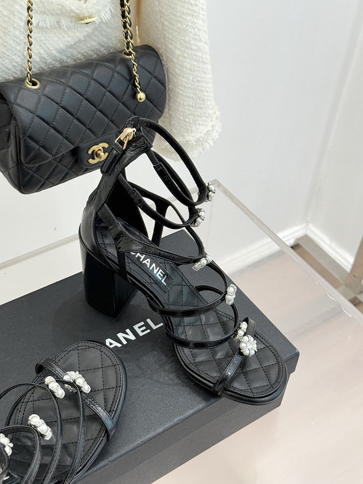 最高級シャネルスーパーコピー CHANEL チャンキーヒール グラディエーター ラミネート ラムスキン ブラック 2630969 シャネル サンダル 公式 - 画像 (6)