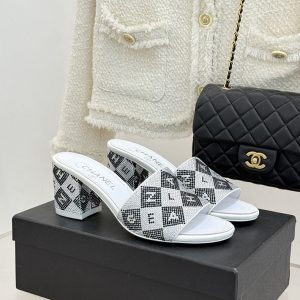 シャネル サンダル 公式