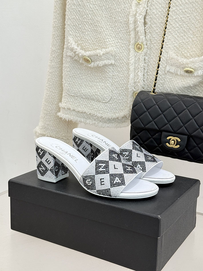 シャネル サンダル 公式