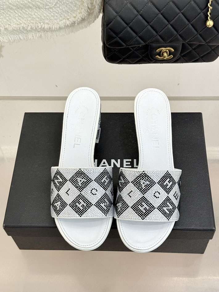 最高級シャネルスーパーコピー CHANEL ココマーク ミュール サンダル ストラス 2026年春夏 新作 ホワイト 2630992 シャネル サンダル 公式 - 画像 (7)
