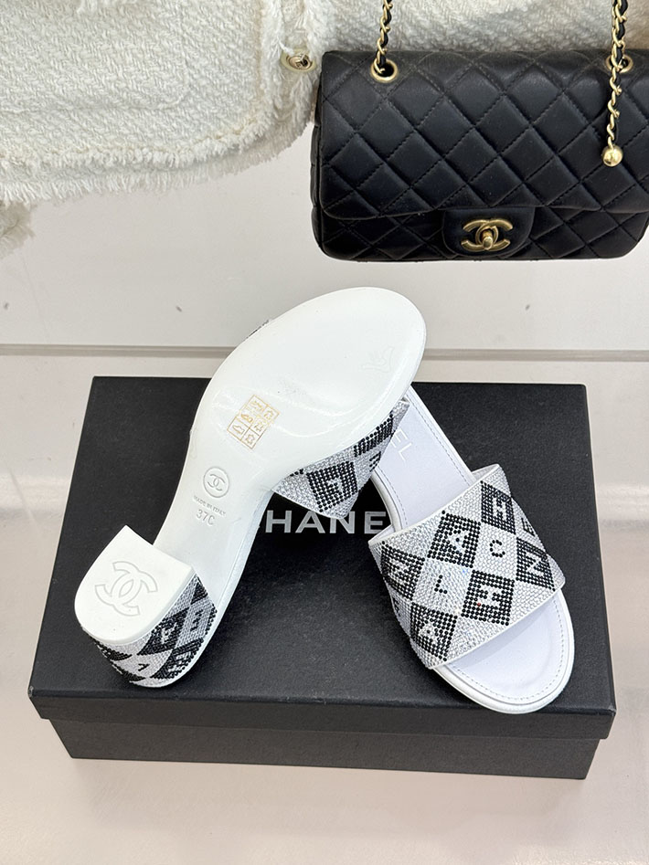 最高級シャネルスーパーコピー CHANEL ココマーク ミュール サンダル ストラス 2026年春夏 新作 ホワイト 2630992 シャネル サンダル 公式 - 画像 (2)