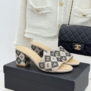 シャネル サンダル 定価