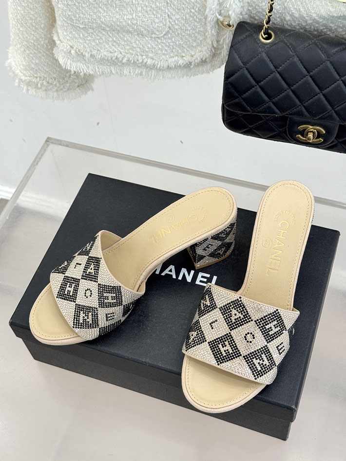 最高級シャネルスーパーコピー CHANEL ココマーク ミュール サンダル ストラス 2026年春夏 新作 ベージュ 2630993 シャネル サンダル 定価 - 画像 (9)