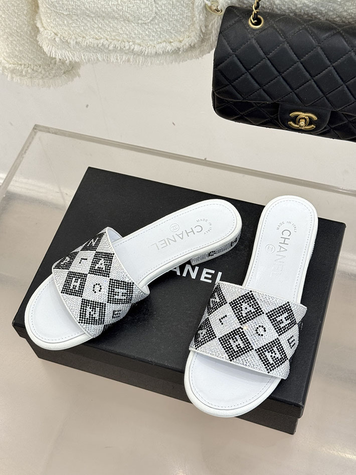 最高級シャネルスーパーコピー CHANEL ココマーク ミュール サンダル ストラス 2026年春夏 新作 ホワイト 2630995 シャネル 靴 コピー - 画像 (9)