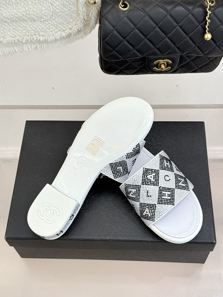 最高級シャネルスーパーコピー CHANEL ココマーク ミュール サンダル ストラス 2026年春夏 新作 ホワイト 2630995 シャネル 靴 コピー - 画像 (2)