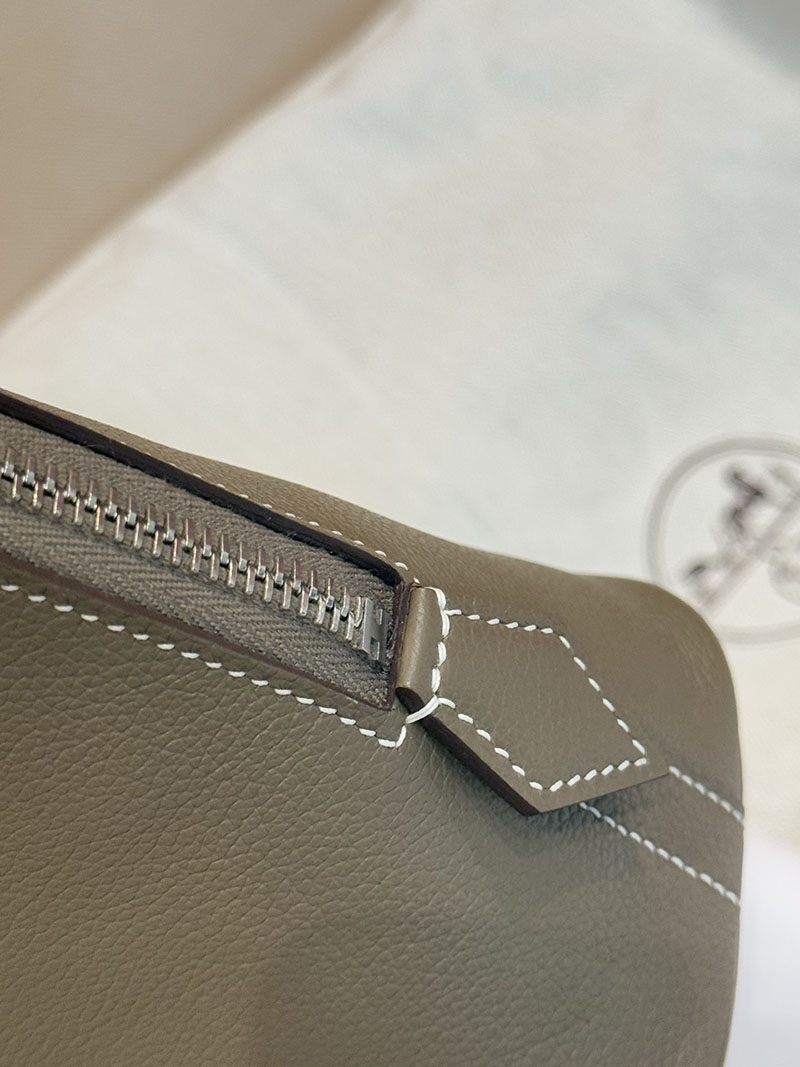 エルメス ボリード 25の通販 HERMES ボリード1923 25 エトゥープ エバーカラー シルバー金具 H075191CK18 エルメス ボリード 25 エトゥープ - 画像 (8)