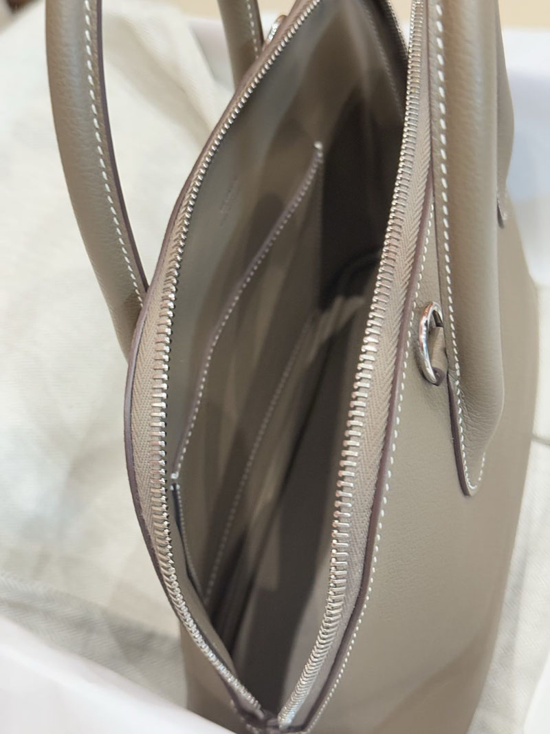 エルメス ボリード 25の通販 HERMES ボリード1923 25 エトゥープ エバーカラー シルバー金具 H075191CK18 エルメス ボリード 25 エトゥープ - 画像 (4)