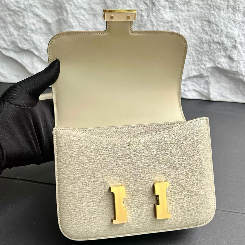 エルメス コンスタンスの通販 HERMES コンスタンス3 ミニ パルシュマン シェブルミゾル シルバー金具 H071912CC3C エルメス コンスタンス ミニ - 画像 (6)