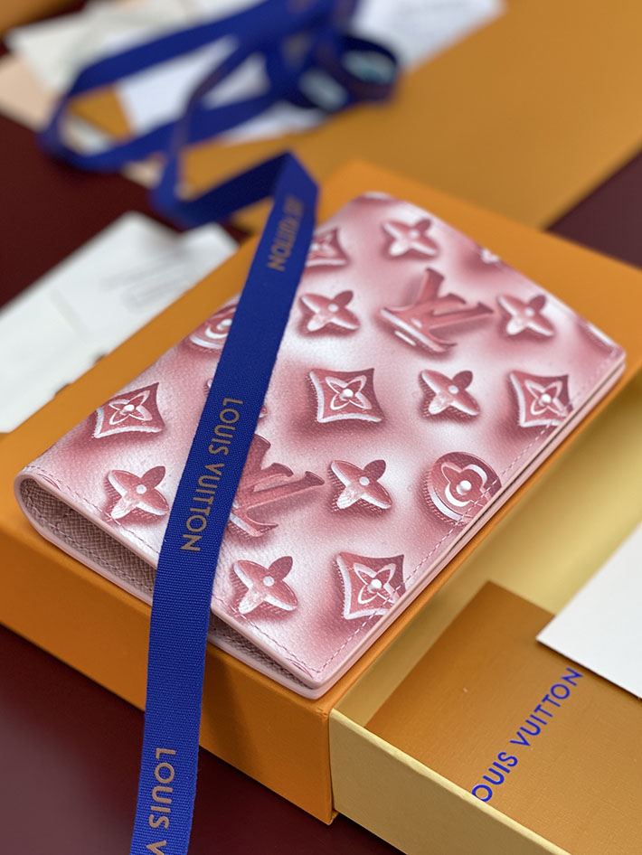 ルイヴィトン カードケース 販売店舗 lv パスポートカバー クーヴェルテュール・パスポール コットンキャンディピンク M28620 ヴィトン カードケース 財布代わり - 画像 (2)