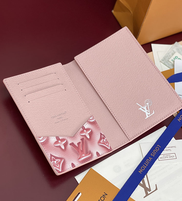 ルイヴィトン カードケース 販売店舗 lv パスポートカバー クーヴェルテュール・パスポール コットンキャンディピンク M28620 ヴィトン カードケース 財布代わり - 画像 (9)
