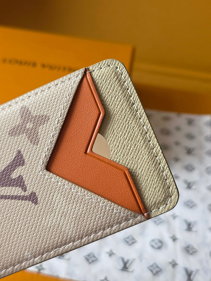 ルイヴィトン カードケース 販売店舗 lv カードケース ポルト カルト・マグネット サンドベージュ M29299 ルイヴィトン MagSafe レビュー - 画像 (4)