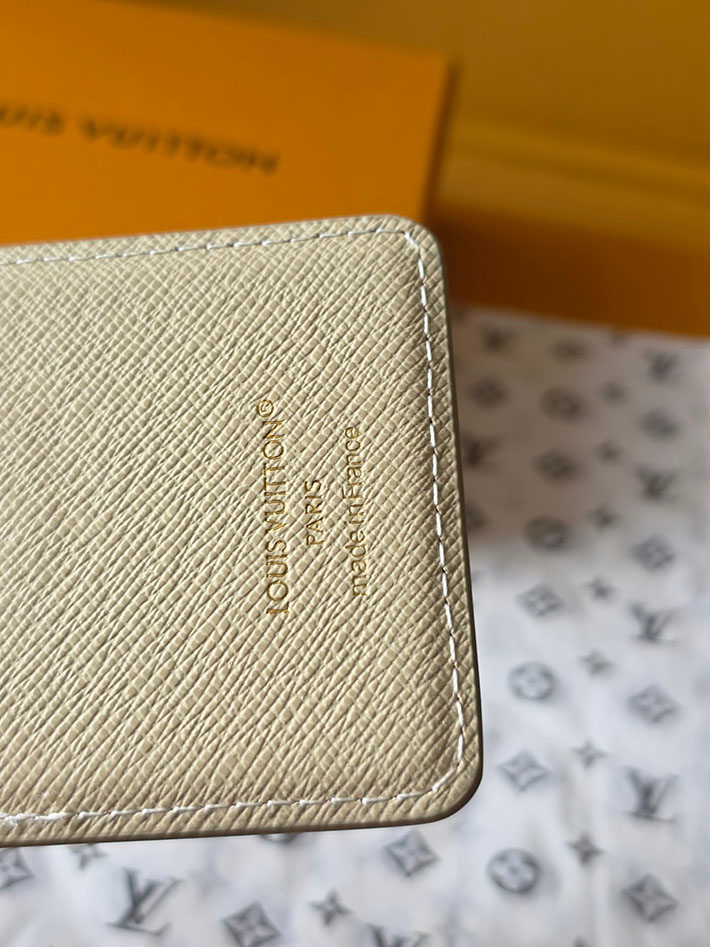 ルイヴィトン カードケース 販売店舗 lv カードケース ポルト カルト・マグネット サンドベージュ M29299 ルイヴィトン MagSafe レビュー - 画像 (3)