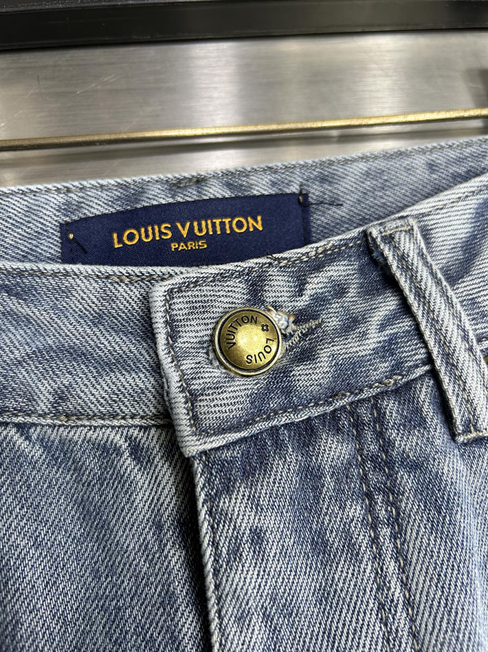 Louis Vuitton デニムパンツ 服 2026新作 直営通販 ルイヴィトン デニムスケートジーンズ 1AGIVE ルイヴィトン デニムジーパン - 画像 (4)